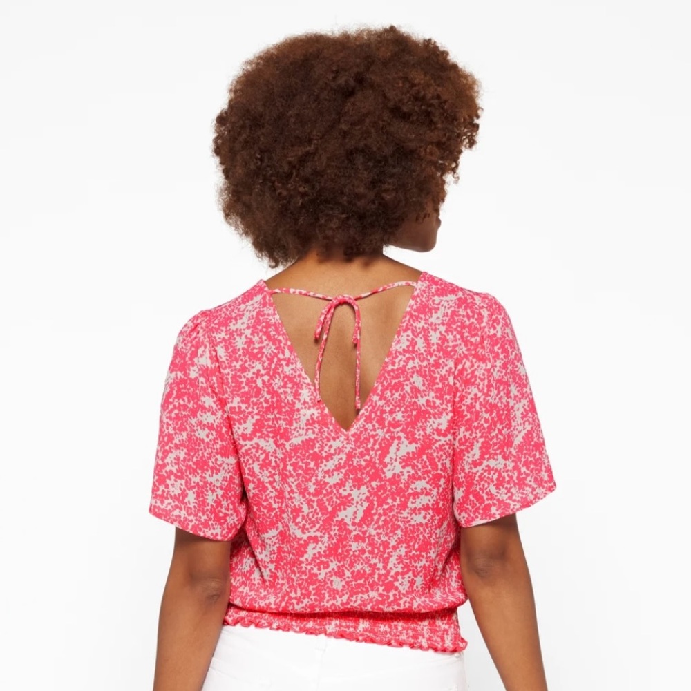 NWT Smocked Bottom Cropped Blouse - Picture 2 of 10